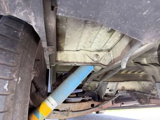 VW Bus T5 Reparaturblech Stoßdämpferaufnahme Hinterachse li. oder re. VW Bus T5 Reparaturblech Stoßdämpferaufnahme Hinterachse li. oder re.